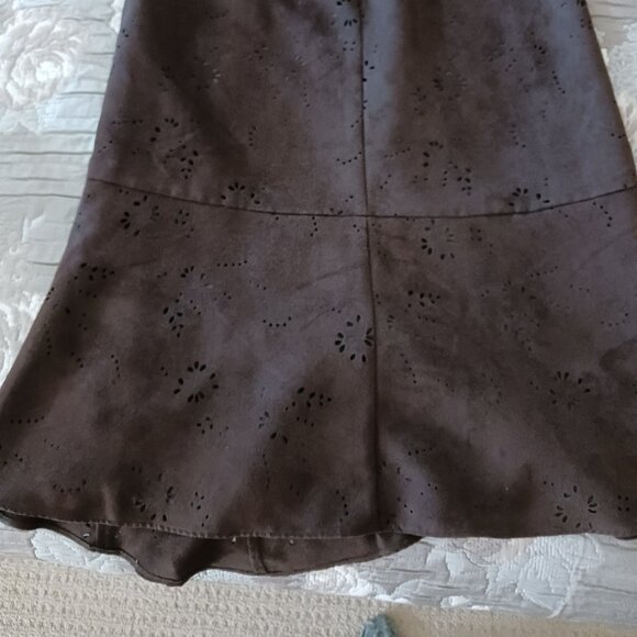 Cleo Skirt Women's Chocolate Brown - size 6: Embossed pattern with eyelets - Picture 4 of 9